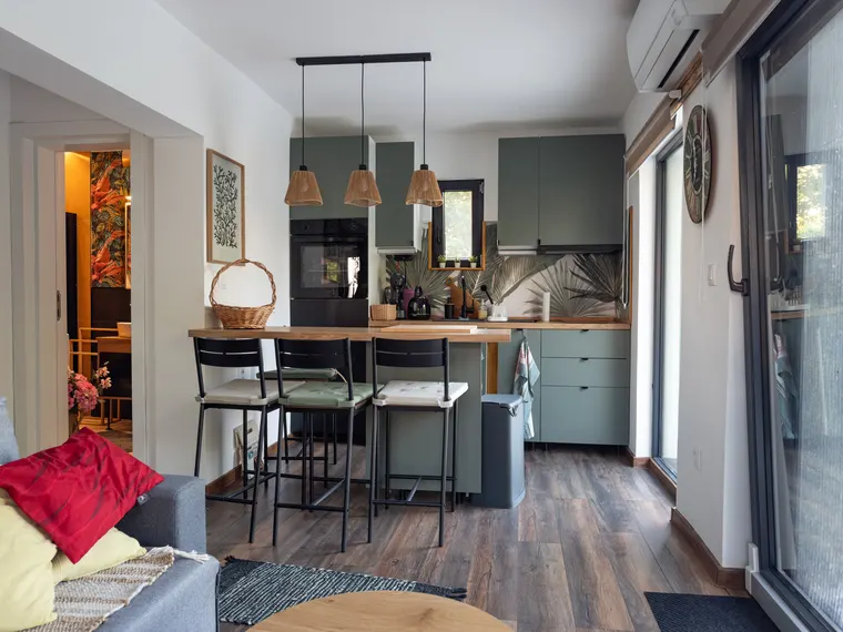 Kuhinja i trpezarija u vikendici